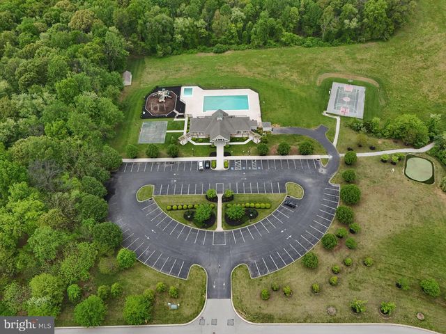 8569 DIAMOND RUN CT, Seven Valleys, PA 17360