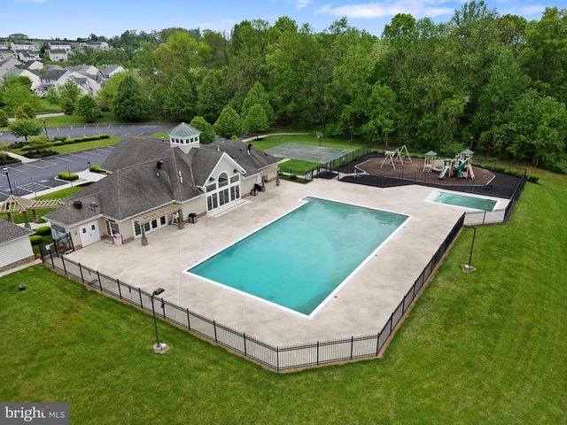 8569 DIAMOND RUN CT, Seven Valleys, PA 17360