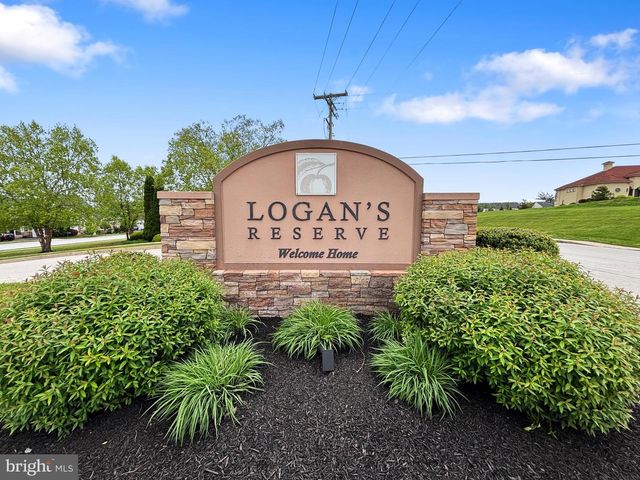 8569 DIAMOND RUN CT, Seven Valleys, PA 17360