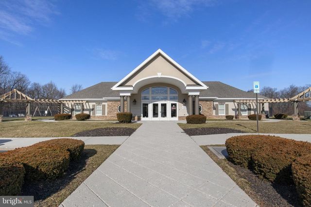 8569 DIAMOND RUN CT, Seven Valleys, PA 17360