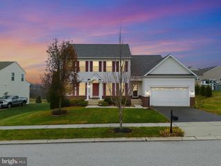 8569 DIAMOND RUN CT, Seven Valleys, PA 17360