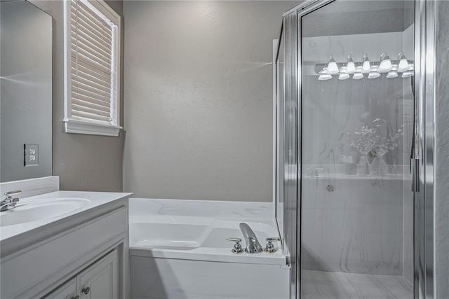 3916 Tamarac Court, Edmond, OK 73003