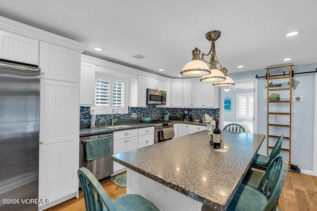 28 E Bonita Way, Lavallette, NJ 08735