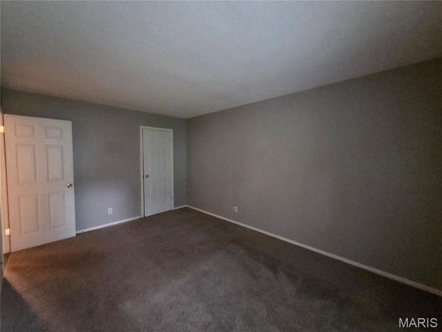 2432 Forest Shadows Drive, St Louis, MO 63136