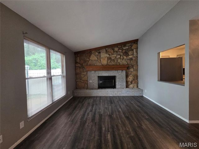 2432 Forest Shadows Drive, St Louis, MO 63136
