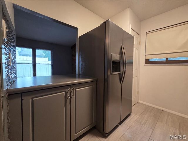 2432 Forest Shadows Drive, St Louis, MO 63136