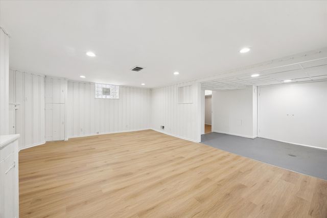 10141 S Rhodes Avenue, Chicago, IL 60628