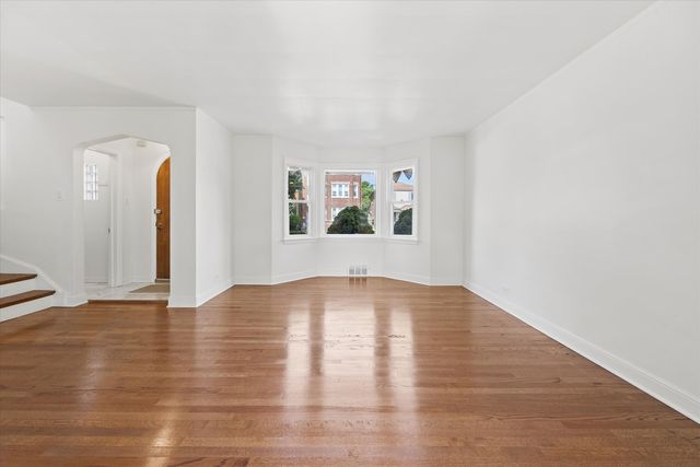 10141 S Rhodes Avenue, Chicago, IL 60628