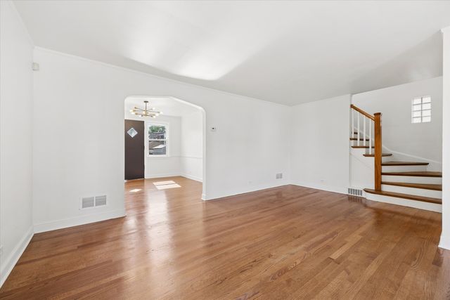 10141 S Rhodes Avenue, Chicago, IL 60628