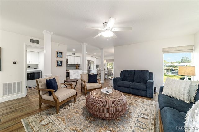 11517 W Sandpiper Court, Crystal River, FL 34429