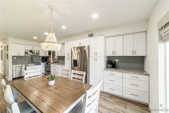 11517 W Sandpiper Court, Crystal River, FL 34429