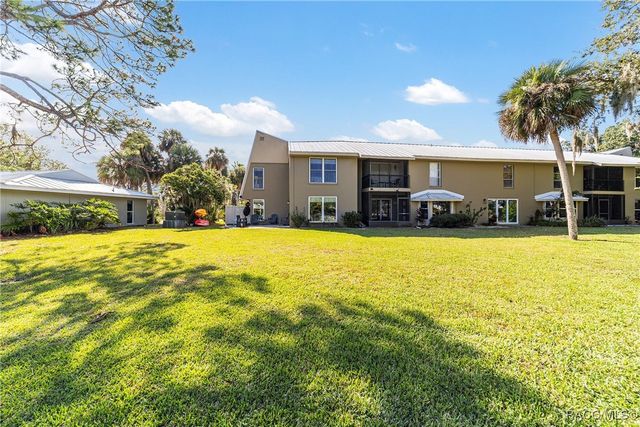 11517 W Sandpiper Court, Crystal River, FL 34429