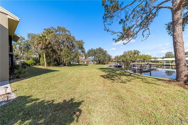 11517 W Sandpiper Court, Crystal River, FL 34429