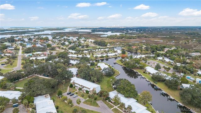 11517 W Sandpiper Court, Crystal River, FL 34429