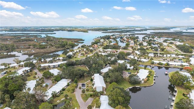 11517 W Sandpiper Court, Crystal River, FL 34429