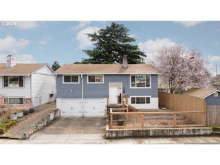 9216 Se MARKET St, Portland, OR 97216