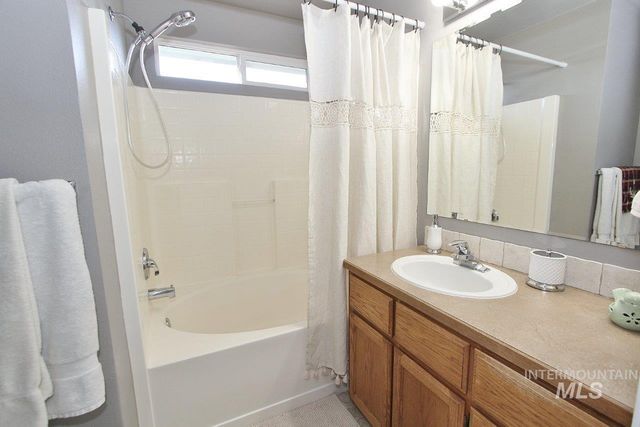 16928 N Chelford Loop, Nampa, ID 83687