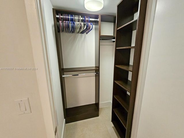 6000 Collins Ave 528, Miami Beach, FL 33140