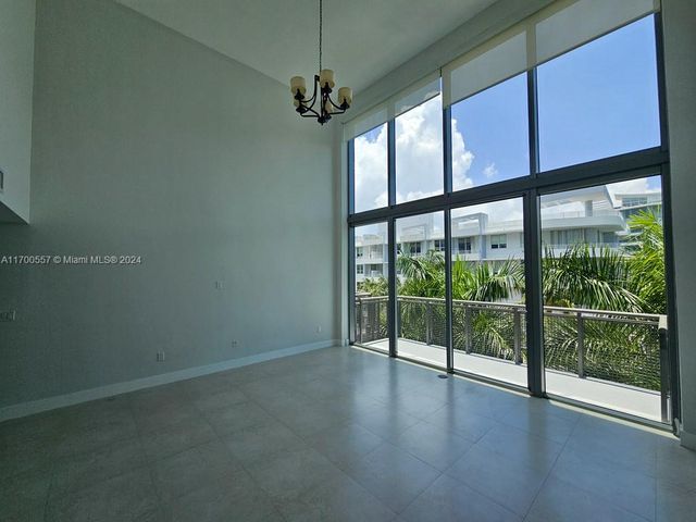 6000 Collins Ave 528, Miami Beach, FL 33140
