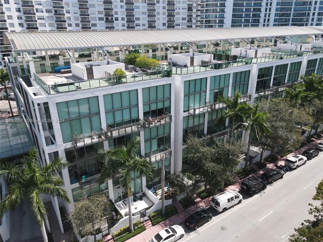 6000 Collins Ave 528, Miami Beach, FL 33140
