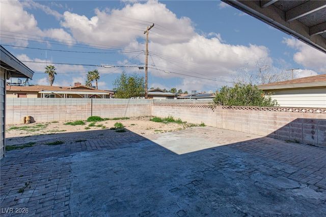 1613 Manhattan Drive, Las Vegas, NV 89106