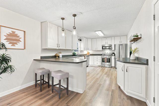 5721 Fillmore Street, Davenport, IA 52806