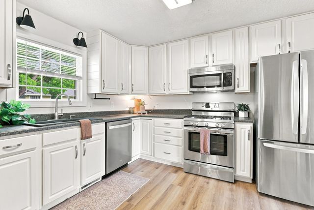 5721 Fillmore Street, Davenport, IA 52806