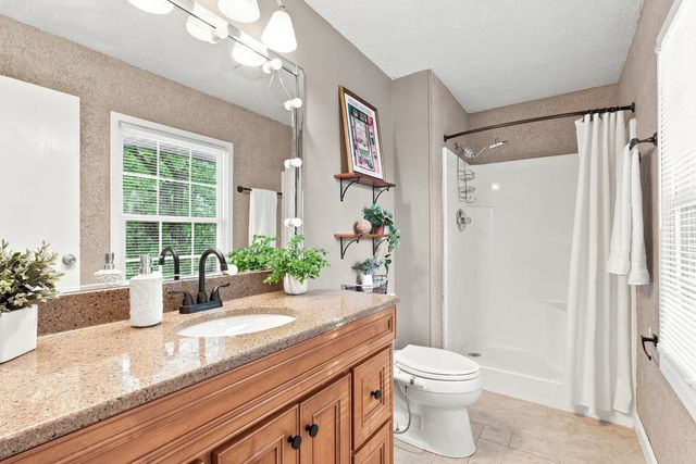 5721 Fillmore Street, Davenport, IA 52806
