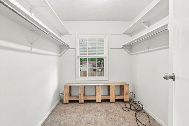 5721 Fillmore Street, Davenport, IA 52806