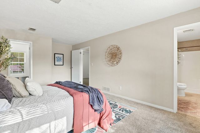 5721 Fillmore Street, Davenport, IA 52806