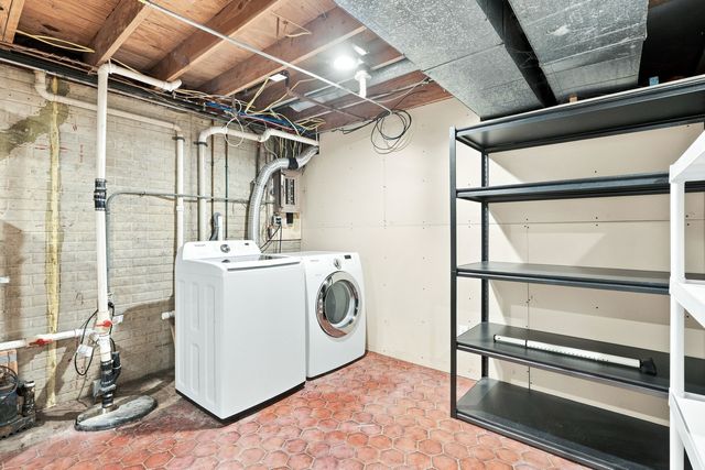 5721 Fillmore Street, Davenport, IA 52806