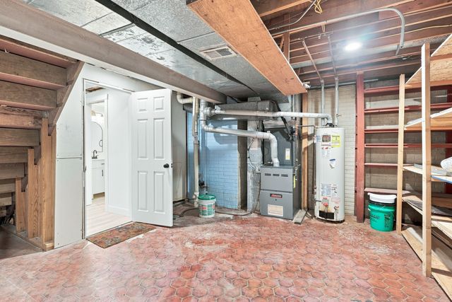 5721 Fillmore Street, Davenport, IA 52806