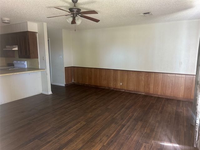 1721 W Walker Street, Denison, TX 75020