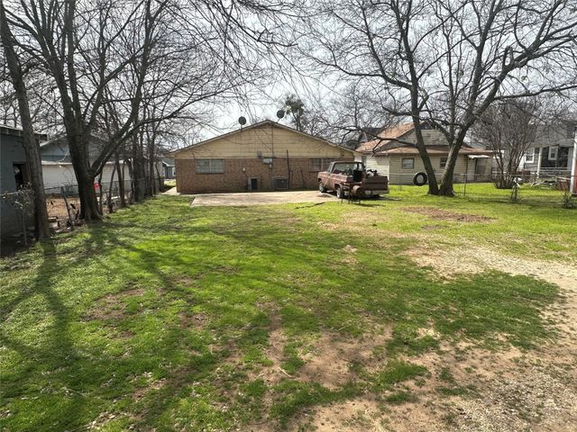 1721 W Walker Street, Denison, TX 75020