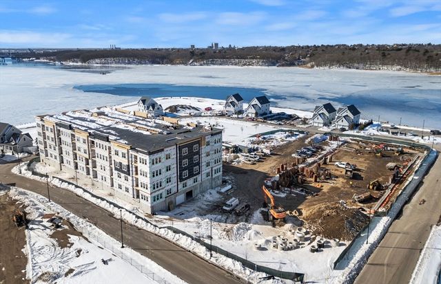 141 East Point Drive 209, East Providence, RI 02916