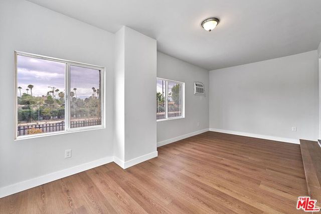 2205 S Hobart Boulevard, Los Angeles, CA 90018