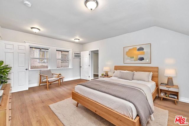2205 S Hobart Boulevard, Los Angeles, CA 90018