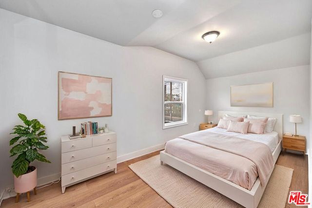 2205 S Hobart Boulevard, Los Angeles, CA 90018