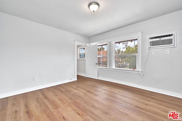 2205 S Hobart Boulevard, Los Angeles, CA 90018
