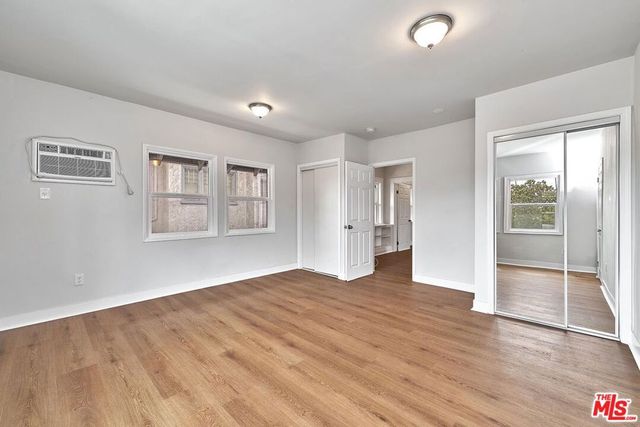 2205 S Hobart Boulevard, Los Angeles, CA 90018