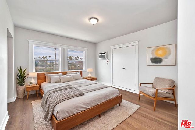2205 S Hobart Boulevard, Los Angeles, CA 90018
