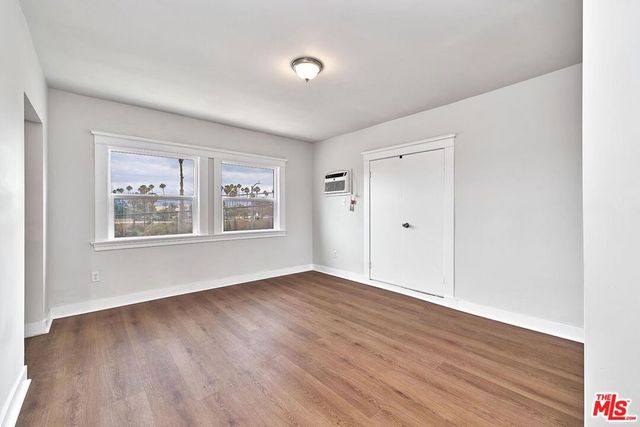 2205 S Hobart Boulevard, Los Angeles, CA 90018