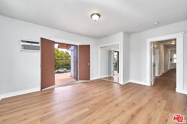 2205 S Hobart Boulevard, Los Angeles, CA 90018