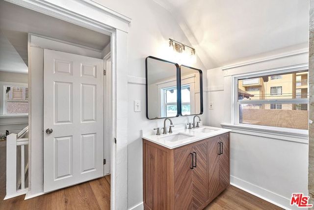 2205 S Hobart Boulevard, Los Angeles, CA 90018