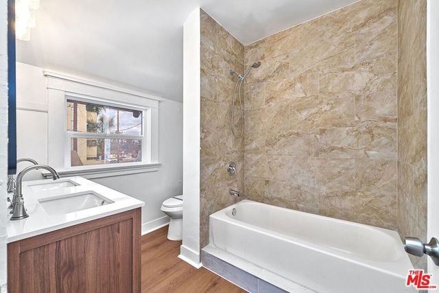 2205 S Hobart Boulevard, Los Angeles, CA 90018