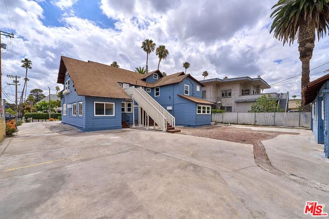 2205 S Hobart Boulevard, Los Angeles, CA 90018