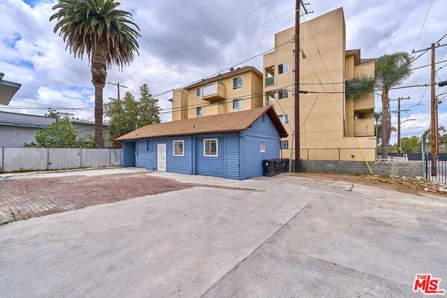 2205 S Hobart Boulevard, Los Angeles, CA 90018