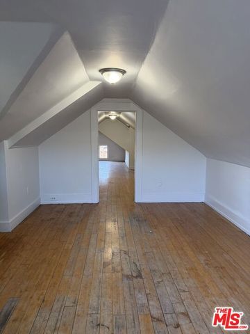 2205 S Hobart Boulevard, Los Angeles, CA 90018
