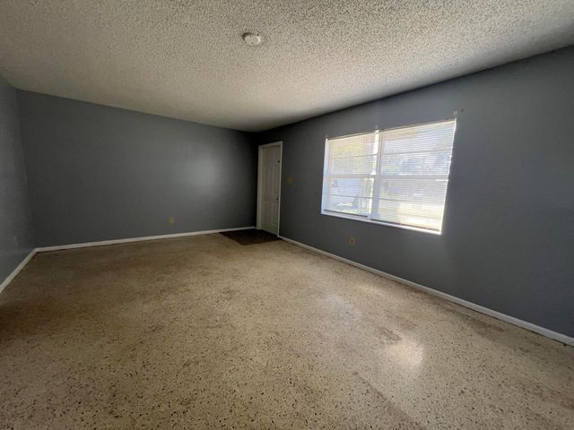 2426 Seneca Avenue, Fort Pierce, FL 34946