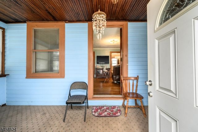 862 Gibbons Ct, Elizabeth City, NJ 07202